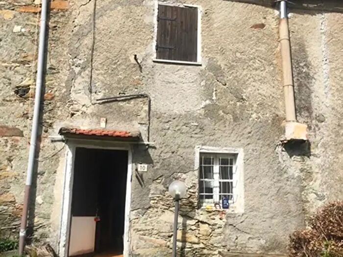 Casa trilocale in vendita in Sassello