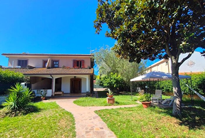 Casa quadrilocale in vendita in Marina Velca Golf, Tarquinia