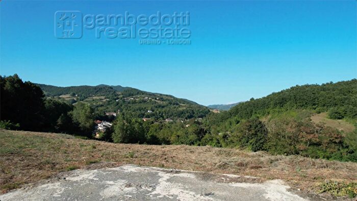 Casa con 6 locali in vendita in Apecchio