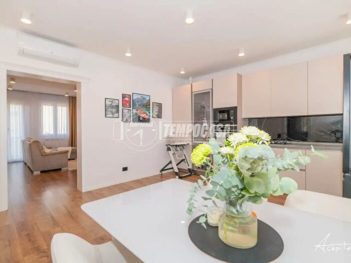 Appartamento trilocale in vendita in Via Vitruvio Marco Pollione, Modena