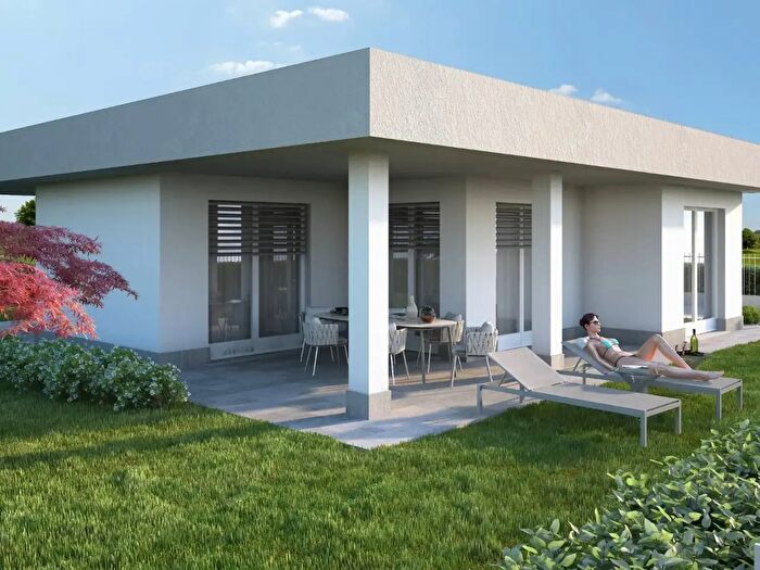 Casa quadrilocale in vendita in Via Montessori, Osio Sotto