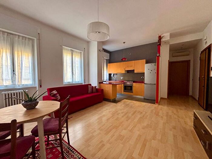 Appartamento bilocale in affitto in Via Edoardo Jenner, Colli Portuensi Casaletto, Roma