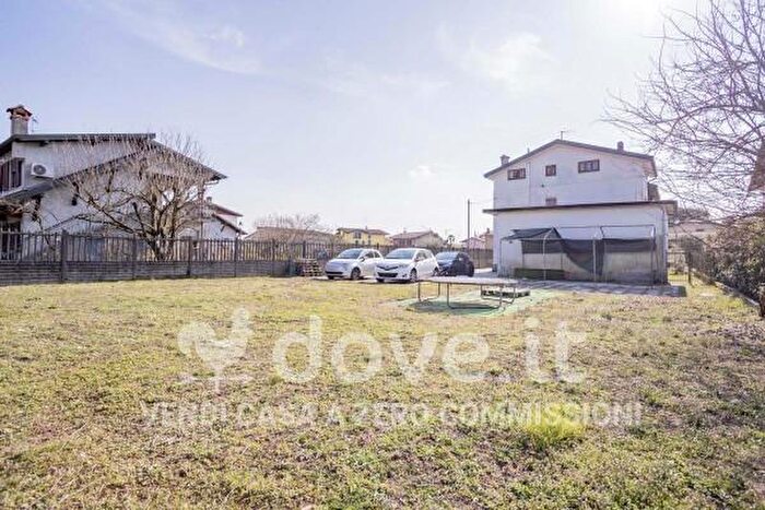 Casa con 6 locali in vendita in Via G Verdi, Cocquio Trevisago