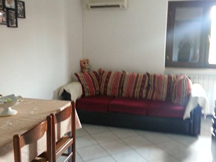 Casa trilocale in affitto in Via Ubaldo Montelatici, Castel di Leva, Roma