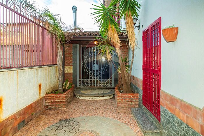 Casa quadrilocale in vendita in Via Sardegna, Misterbianco