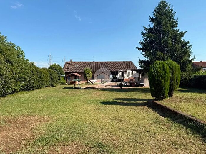 Casa con 6 locali in vendita in Via Pochettino, Carmagnola