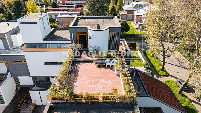 Appartamento con 7 locali in vendita in AdZe Via del Sagittario, Modena