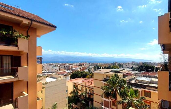 Appartamento con 6 locali in vendita in VLe Italia, Messina