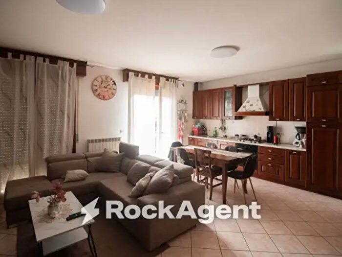 Appartamento con 5 locali in vendita in Montecalvo In Foglia