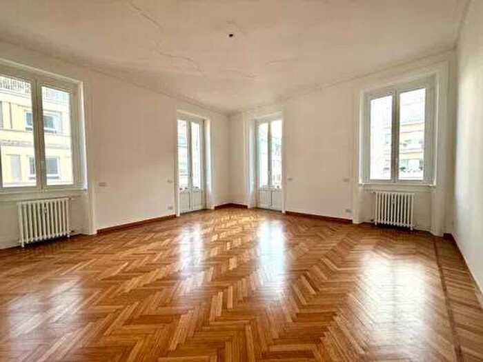 Appartamento con 5 locali in affitto in Piazza Santa Maria Beltrade No Number, Duomo, Milano