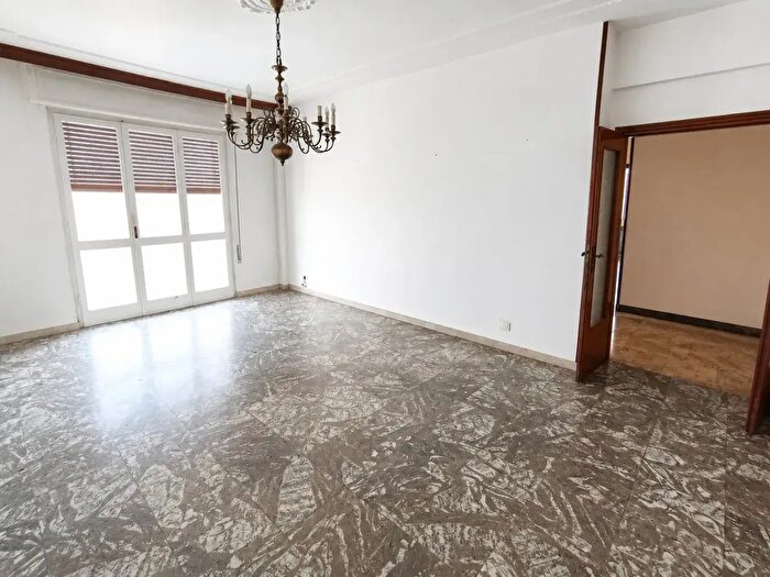 Appartamento con 6 locali in vendita in Carrara