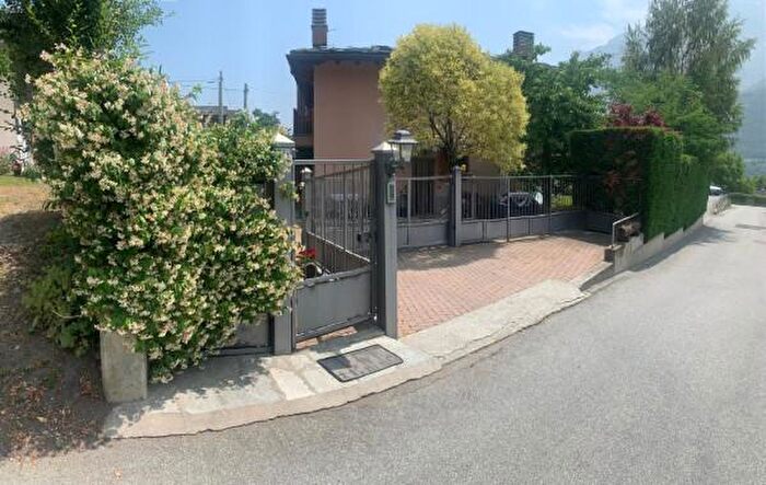 Casa quadrilocale in vendita in Villaggio Ronchet di Sotto a, Quart