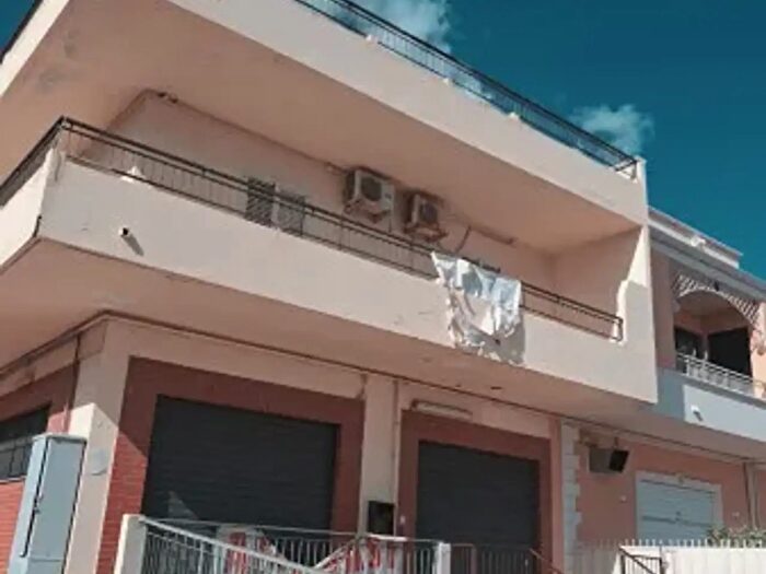 Appartamento quadrilocale in vendita in Via Cavone, Roccella Ionica