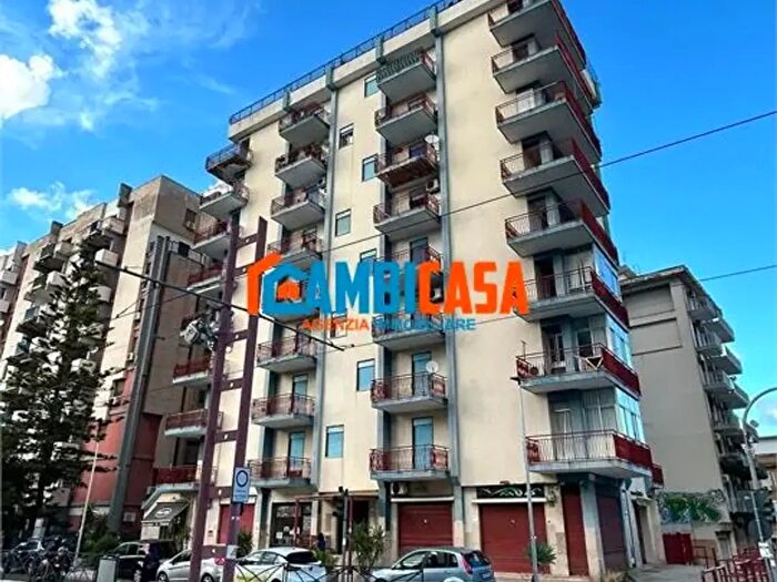 Appartamento con 5 locali in affitto in Palermo