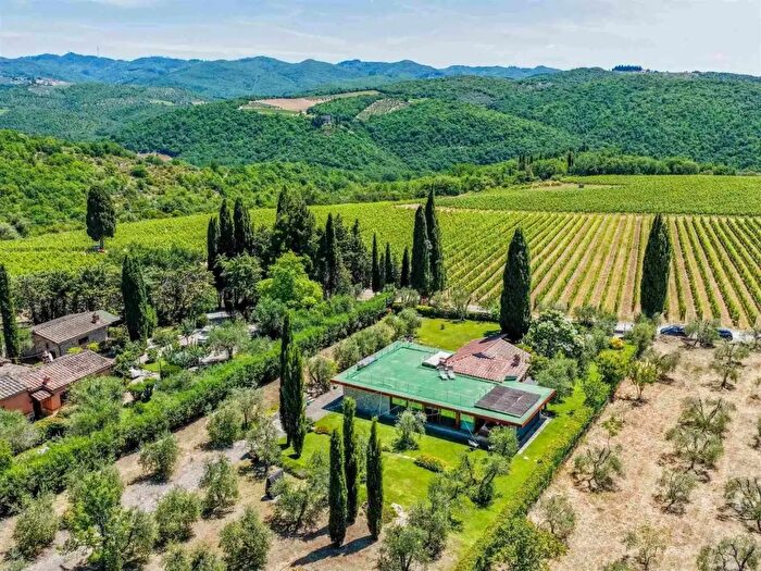 Casa con 7 locali in vendita in Gaiole In Chianti