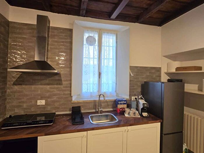 Appartamento bilocale in affitto in Via Dungallo, Centro Storico, Pavia