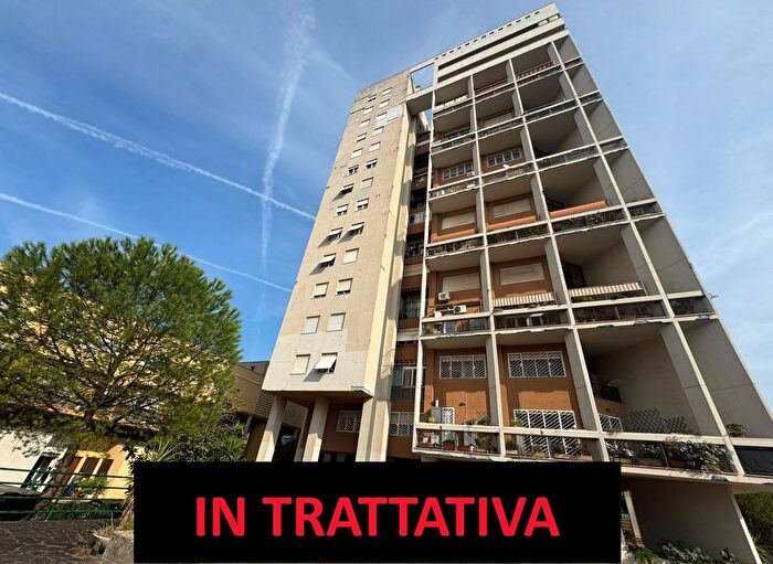 Appartamento trilocale in vendita in Via Paolo Buzzi, Roma