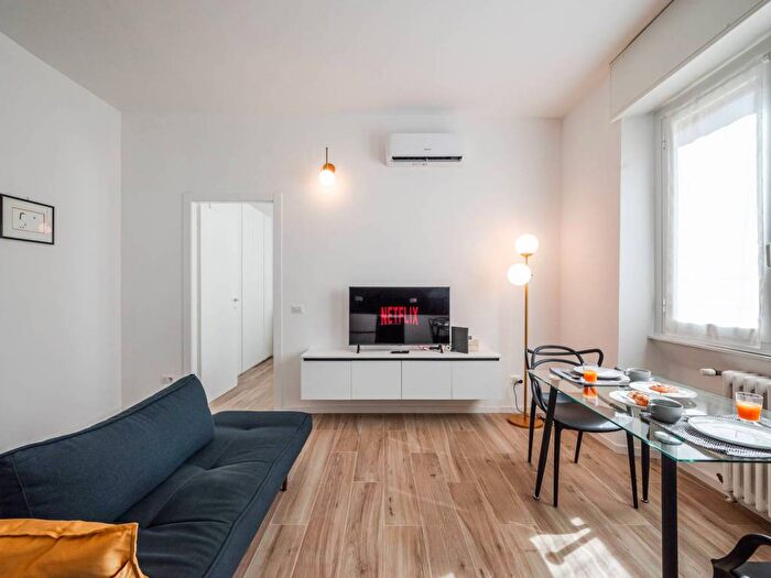 Appartamento bilocale in affitto in Via Sanremo, Argonne Corsica, Milano