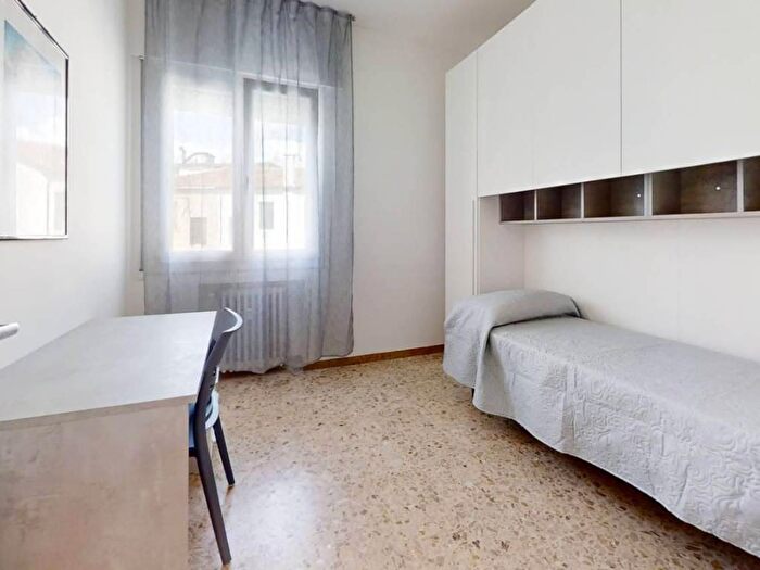 Appartamento con 6 locali in affitto in Via Via Trento, Mestre, Venezia