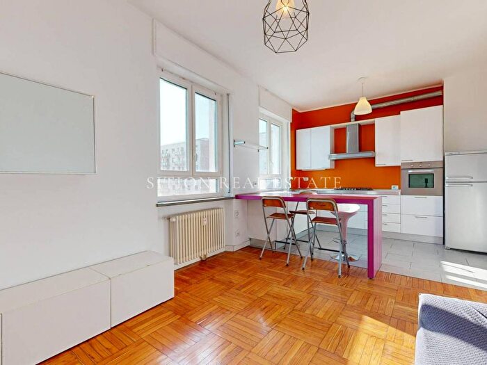 Appartamento bilocale in affitto in Viale Carlo Troya, Solari, Milano