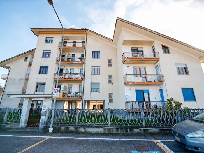 Appartamento trilocale in vendita in Via Milano, San Benigno Canavese