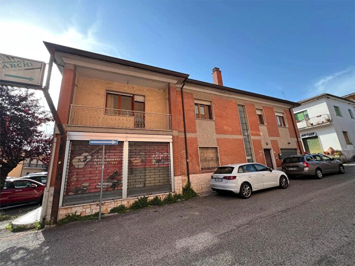Appartamento con 5 locali in vendita in Atina