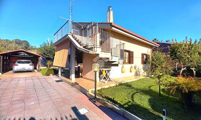 Casa trilocale in vendita in Via Circonvallazione Mare Orientale, Ardea