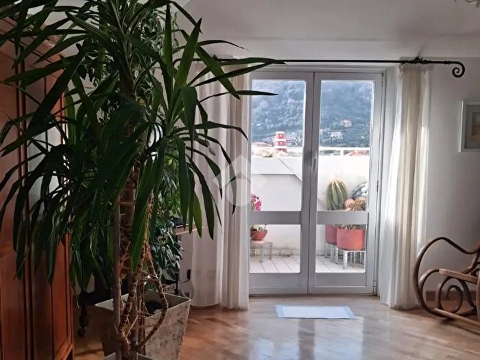 Appartamento con 5 locali in vendita in Via alla Basilica dei Fieschi, Cogorno