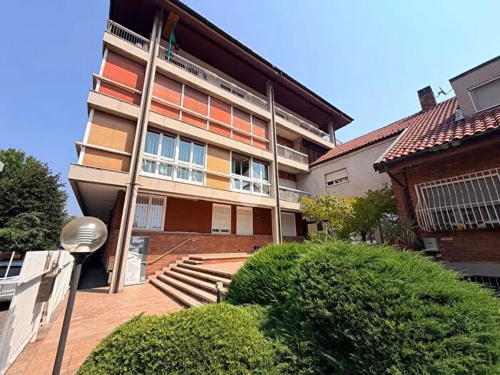 Appartamento trilocale in affitto in Via Piemonte, Monza