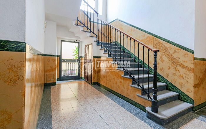 Appartamento trilocale in affitto in Via Federico Confalonieri, Milano