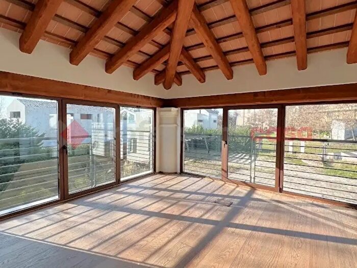 Casa con 5 locali in vendita in Via Re di Puglie, Stra