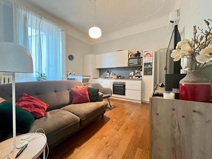 Appartamento trilocale in affitto in Via Archimede, Milano