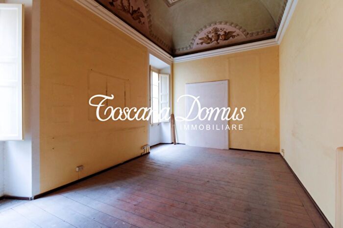 Appartamento con 6 locali in vendita in Siena