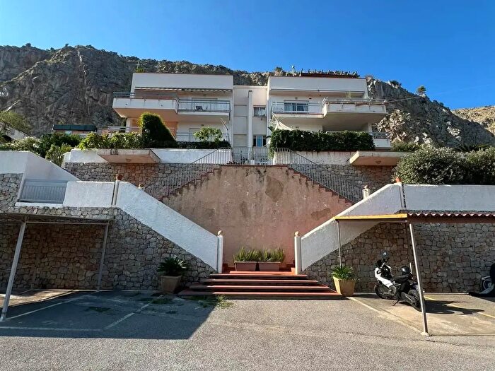 Appartamento bilocale in affitto in Via Tolomea, Palermo