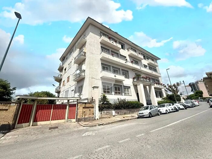 Appartamento trilocale in vendita in Via Alessandro Manzoni, Napoli