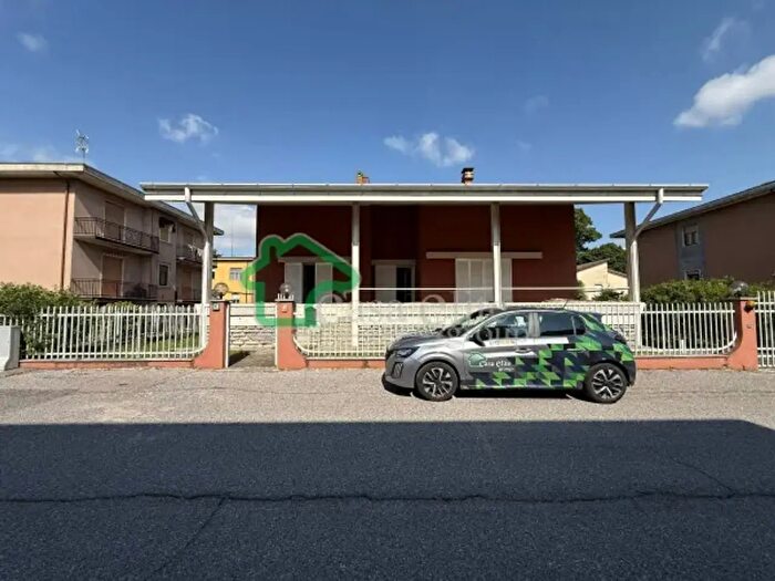 Casa con 6 locali in vendita in Via Alcide De Gasperi, Maleo