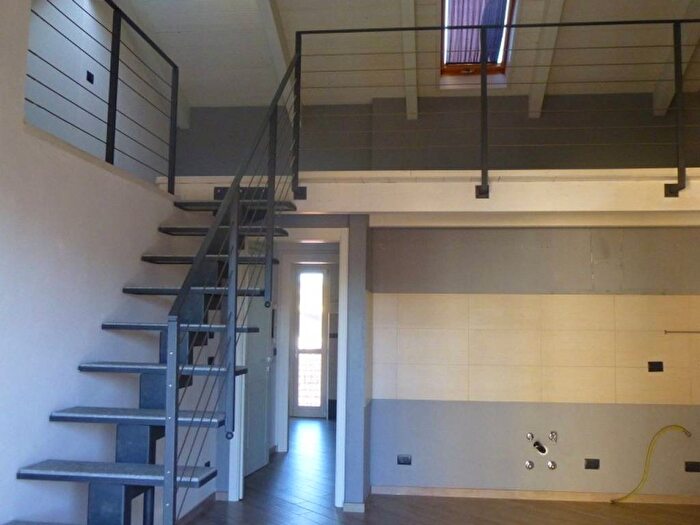 Appartamento trilocale in affitto in Via Roma, Semicentro, Chieri