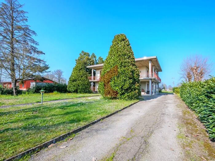Casa con 6 locali in vendita in Località Casalbarbato, Fontanellato