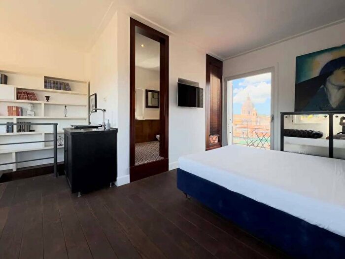 Appartamento monolocale in affitto in Via Mario de Fiori, Spagna, Roma