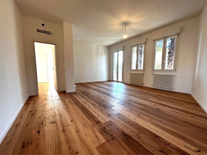 Appartamento con 7 locali in vendita in Treviso