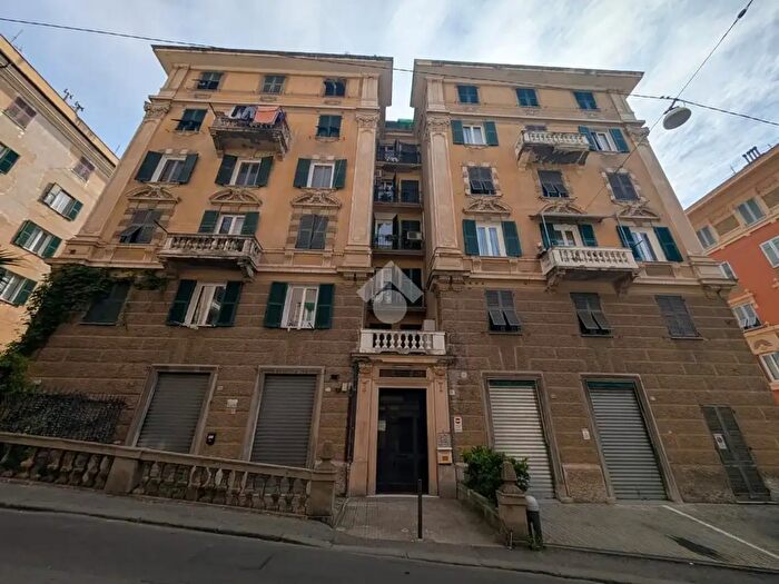 Appartamento quadrilocale in vendita in Via Imperiale, Genova