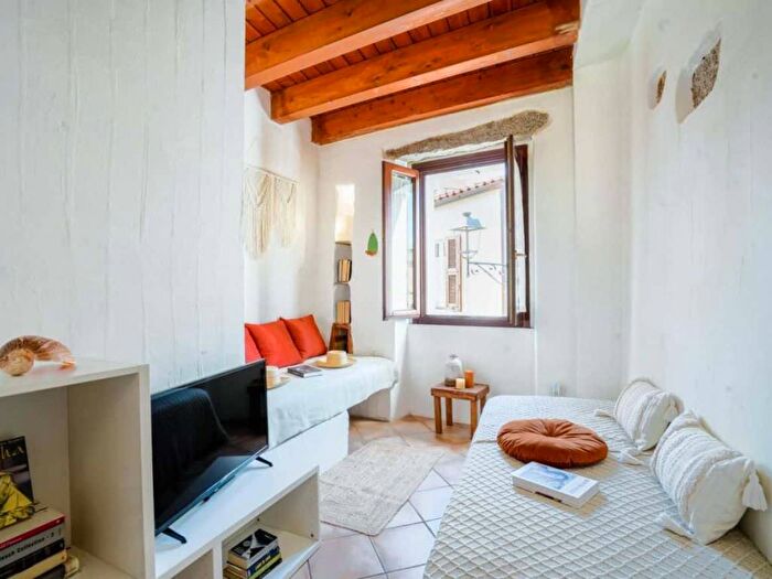 Appartamento trilocale in affitto in Via Piccola, Centro Storico, Olbia