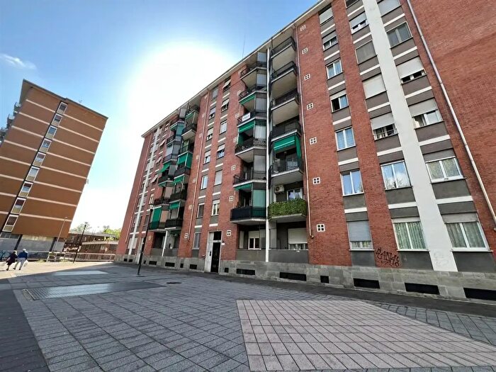 Appartamento quadrilocale in vendita in Via Piobesi, Torino