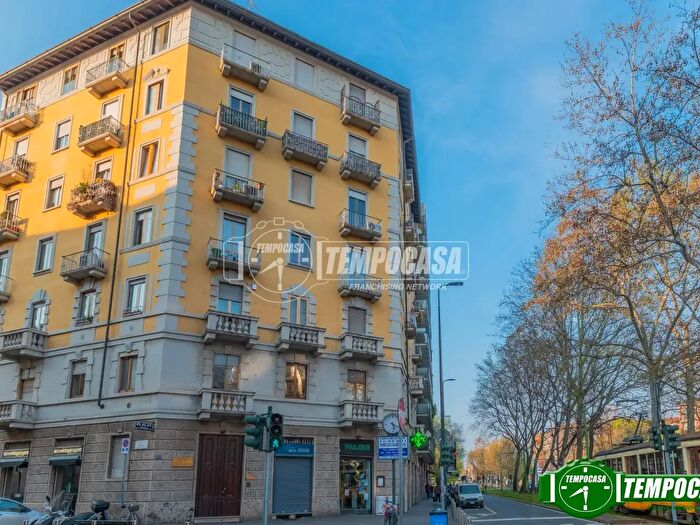Appartamento trilocale in vendita in Viale Zara, Milano