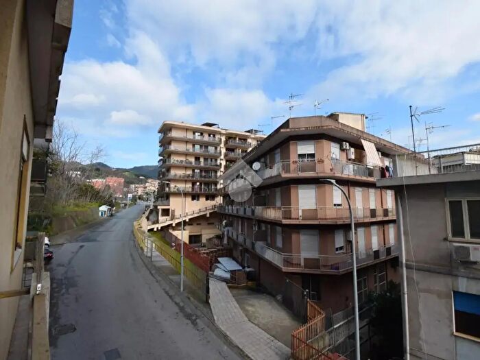 Appartamento trilocale in affitto in Viale Regina Elena, Messina