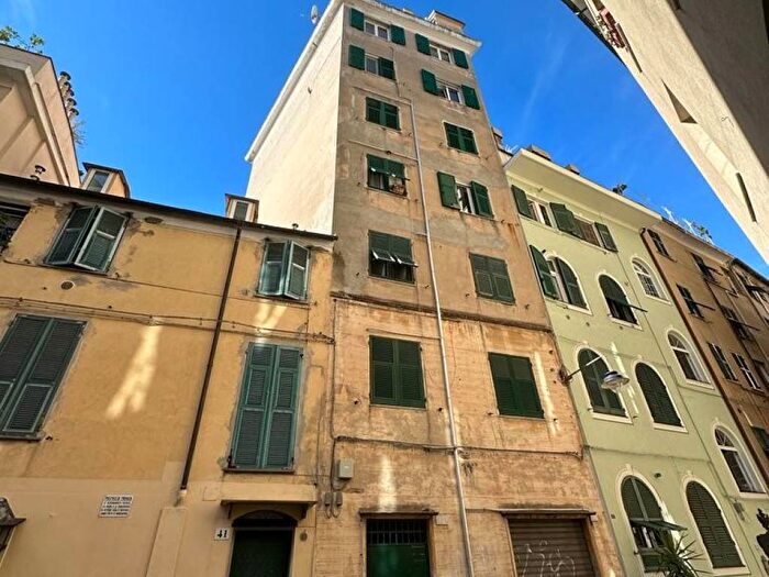 Appartamento bilocale in affitto in Via di Santa Croce, Molo, Genova