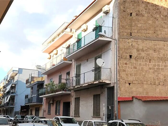 Appartamento trilocale in vendita in Via Volturno, Casoria