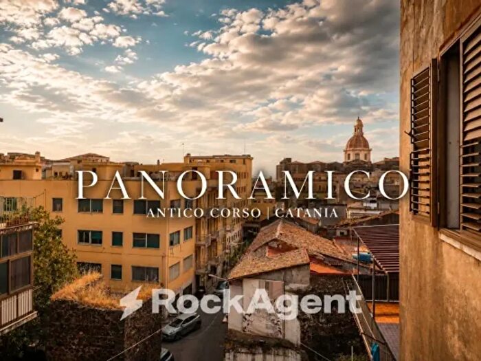Appartamento quadrilocale in vendita in Via Antico Corso, Catania