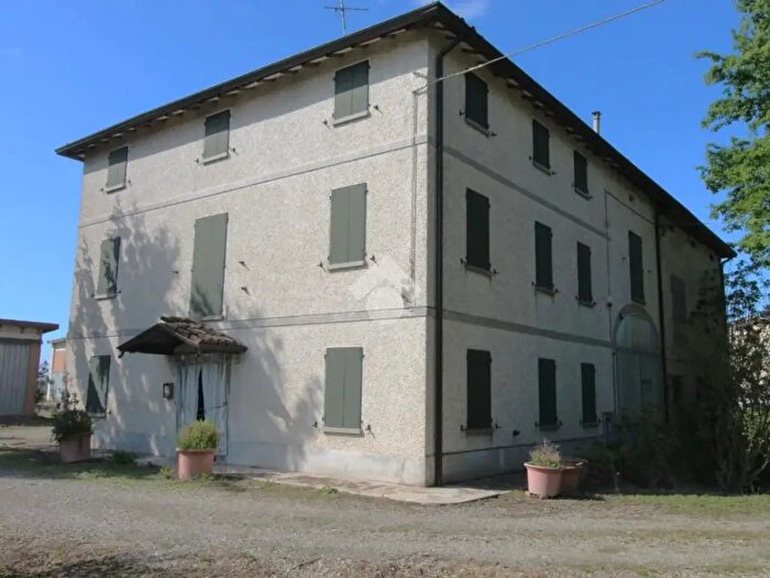 Casa con 6 locali in vendita in Via Mazzini, Cadelbosco Di Sopra