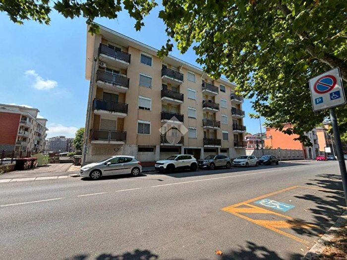 Appartamento monolocale in affitto in Viale Giulio Cesare, Bicocca, Novara
